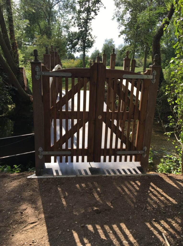 fence gate basildon